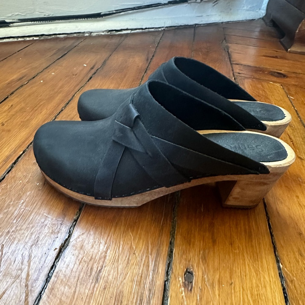 Black Leather Women's Clogs